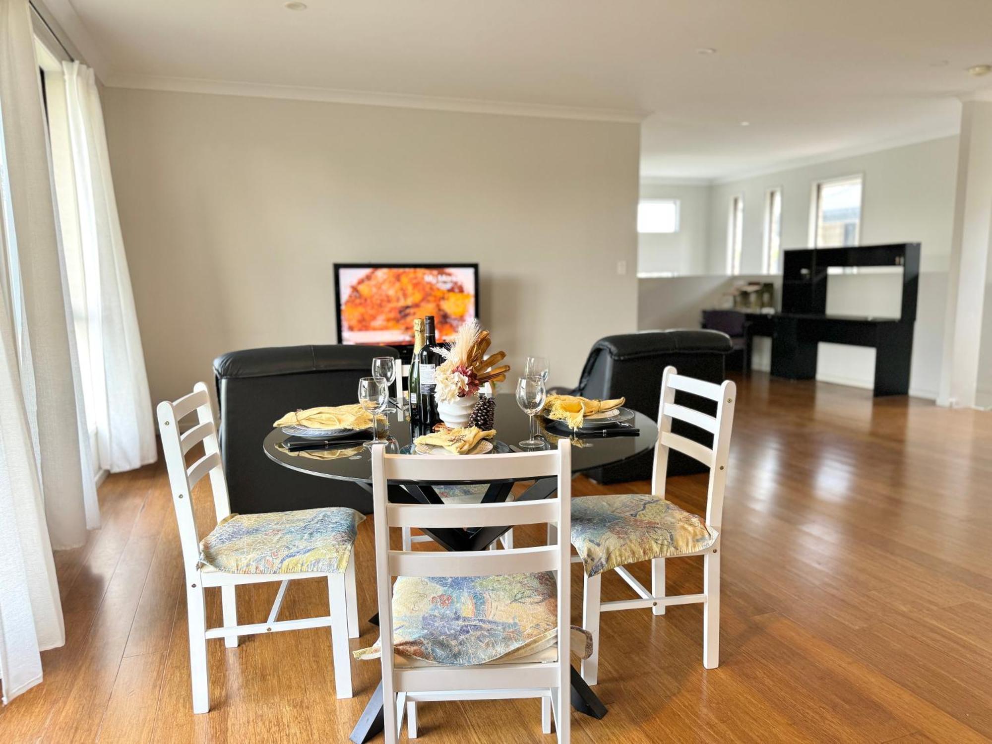 Cozy Share In Coopers Plains - Double With Private Bathroom